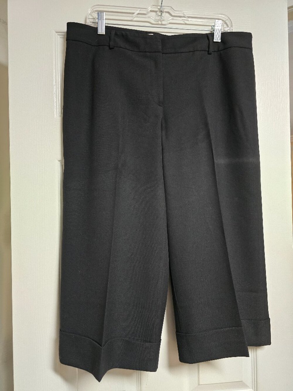 Ann Taylor Black Cuffed Wide Leg Cropped Pants Trousers Women's Size 12